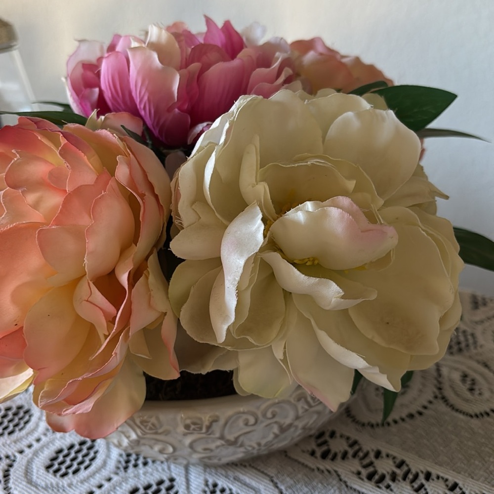 Elegant Floral Arrangement in Decorative Bowl - Picture 3 of 3